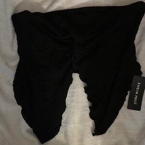 SHEIN Privéa Plus Twist Front Lettuce Trim Split Hem Tube Top